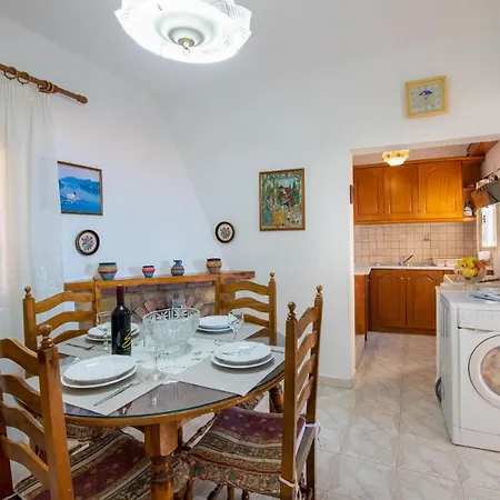 Frideriki Sea View House *